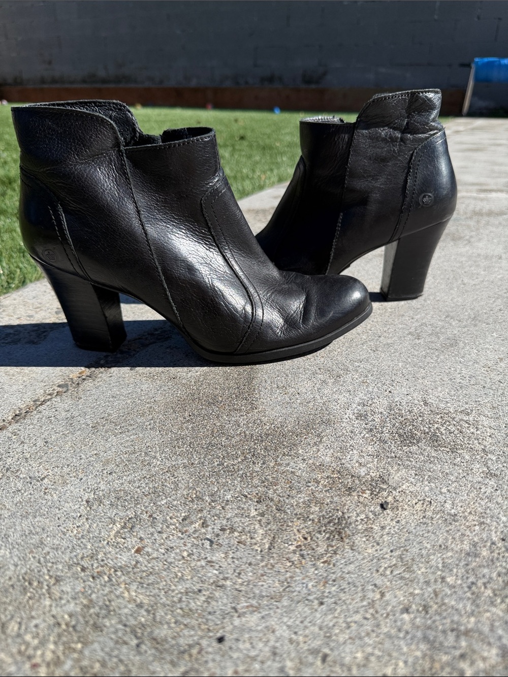 Born booties, 9.5 black